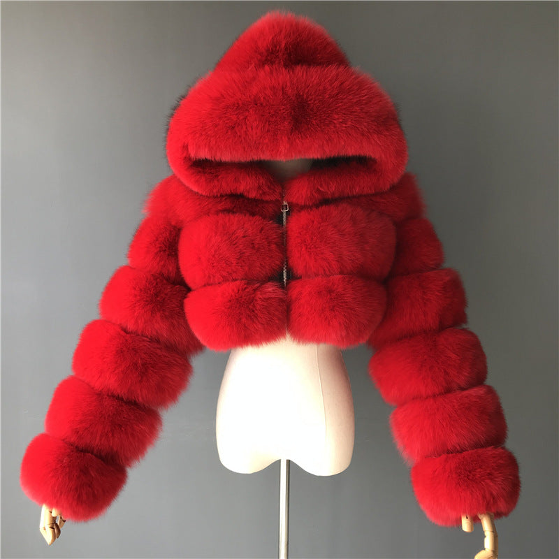 Manteau court à capuche en fausse fourrure